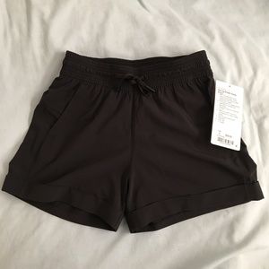NWT Black Lululemon Spring Break Away Shorts